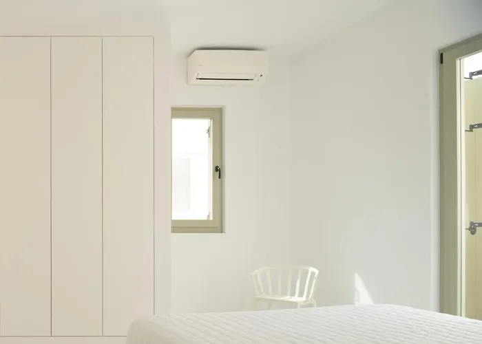 Two Vaults, Old Town * Retimno