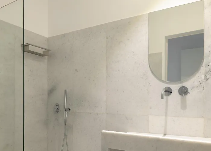 Two Vaults, Old Town