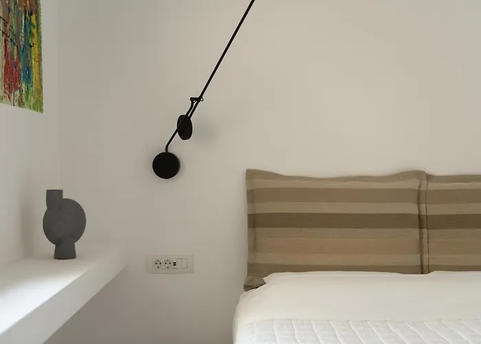 Two Vaults, Old Town *