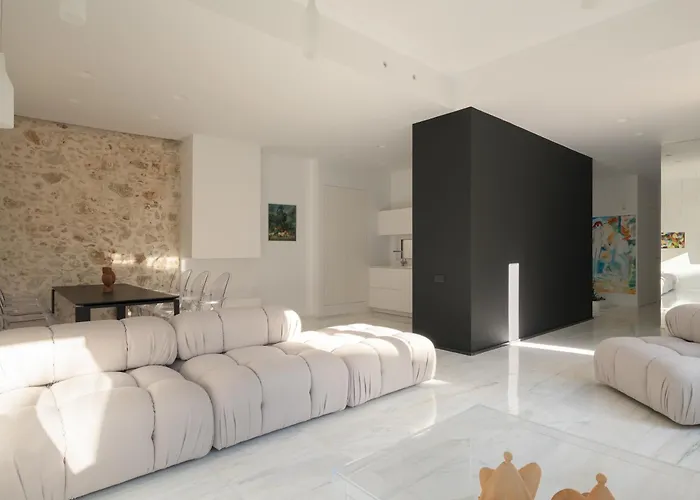 Two Vaults, Old Town Retimno