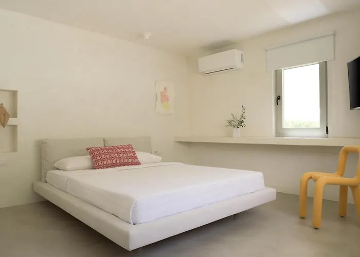 Two Vaults, Old Town Villa *