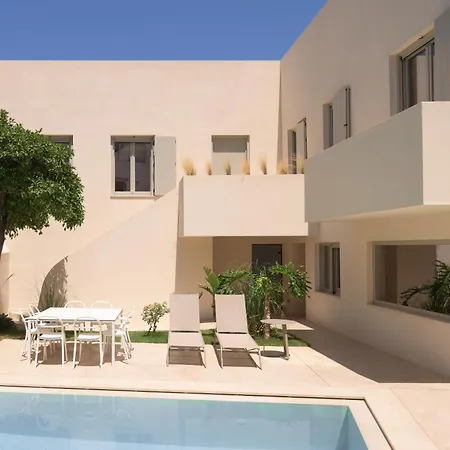 Villa Two Vaults, Old Town